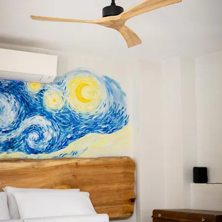 别墅 Cinema & Gaming House With View *