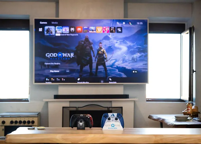 Cinema & Gaming House With View